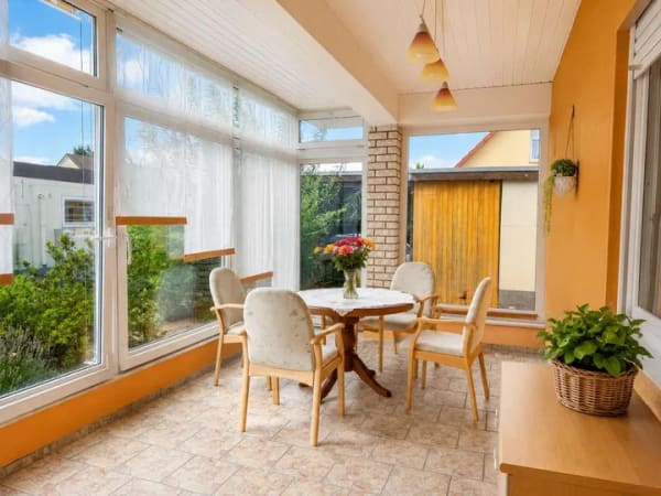Immobilie in Zerbst/Anhalt - Modernes Einfamilienhaus mit Außenpool in bevorzugter Zerbster Wohnlage - Bild 3