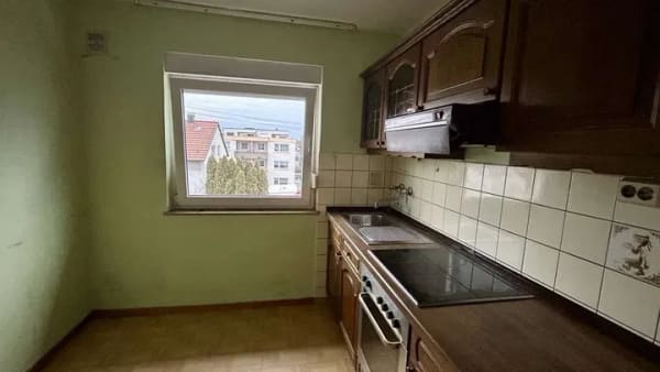 Immobilie in Sachsenheim - "6-8 Familienhaus mit Entwicklungspotenzial in zentrumsnaher Lage von Sachsenheim" - Bild 3