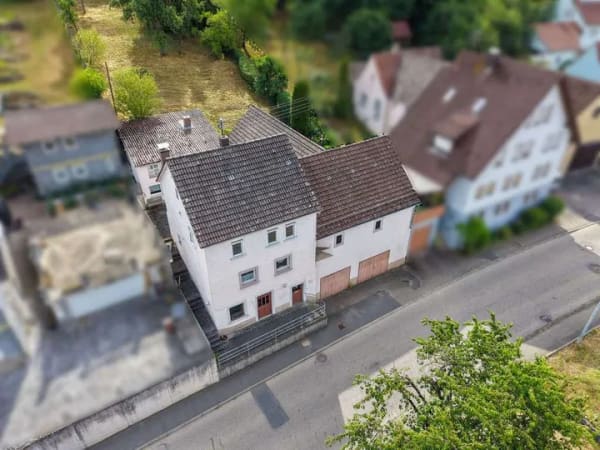 Immobilie in Schöntal - Charmantes Wohnhaus mit vielseitig nutzbarer Scheune und Ausbaupotenzial - Bild 0
