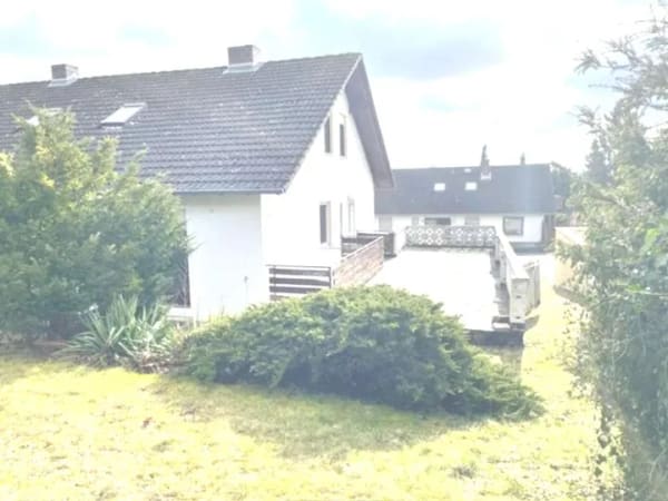 Immobilie in Gründau - ***Modernisiertes EFH  mit ELW in  sehr guter Wohnlage mit freiem Blick** - Bild 0