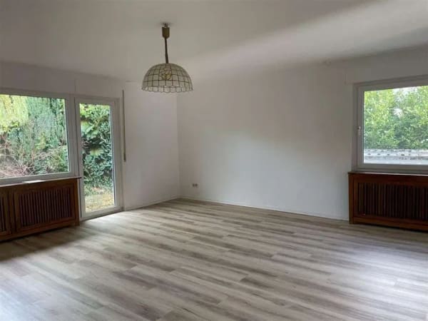 Immobilie in Gründau - ***Modernisiertes EFH  mit ELW in  sehr guter Wohnlage mit freiem Blick** - Bild 2