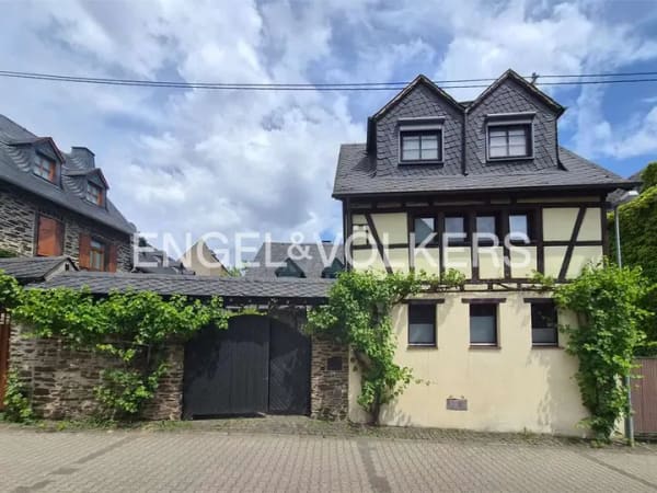 Immobilie in Lehmen - Besonderes Liebhaberobjekt: Fachwerkhaus mit ausgebauter Scheune - Bild 0