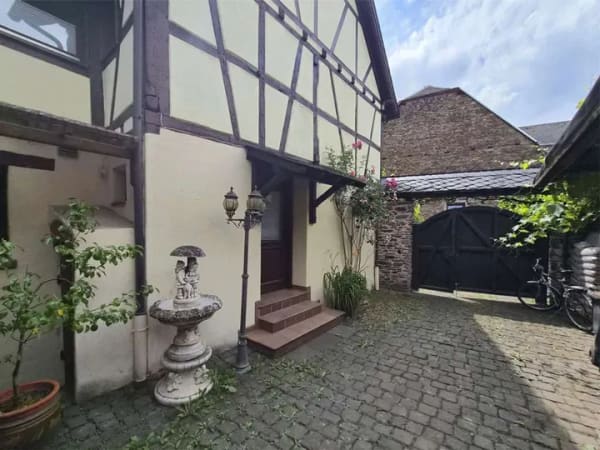 Immobilie in Lehmen - Besonderes Liebhaberobjekt: Fachwerkhaus mit ausgebauter Scheune - Bild 1