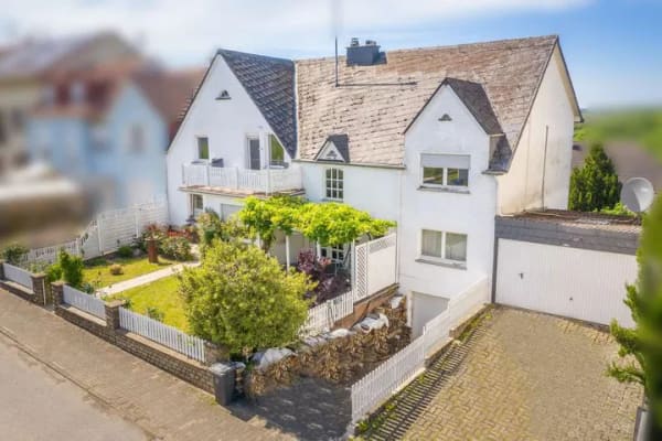 Immobilie in Wincheringen - Mehrgenerationenhaus mit drei Wohneinheiten mit Charme und Potenzial in Wincheringen - Bild 0