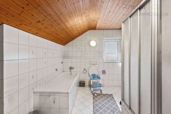 Immobilie in Steinen - Charmante 2-Zimmer-Dachgeschosswohnung in Steinen mit Balkon und Stellplatz - Bild 2