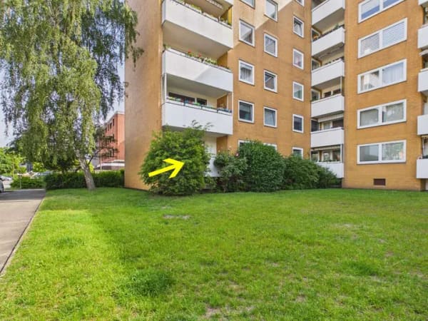 Immobilie in Isernhagen - Gut geschnittene 4-Zimmer Wohnung in Altwarmbüchen mit Garagenstellplatz - Bild 0