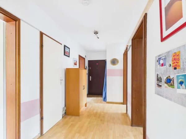 Immobilie in Isernhagen - Gut geschnittene 4-Zimmer Wohnung in Altwarmbüchen mit Garagenstellplatz - Bild 2