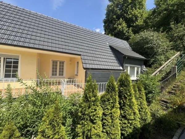 Immobilie in Leubsdorf - Viel Platz für eine große Familie! - Bild 1