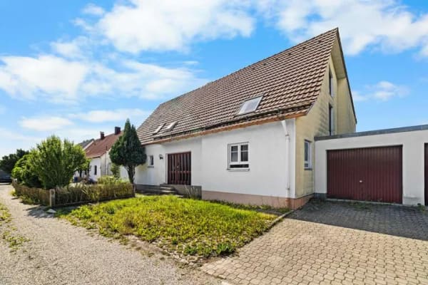 Immobilie in Dasing - Großzügige Maisonettewohnung mit Fernblick, Balkon und Gartenanteil in Dasing! - Bild 0