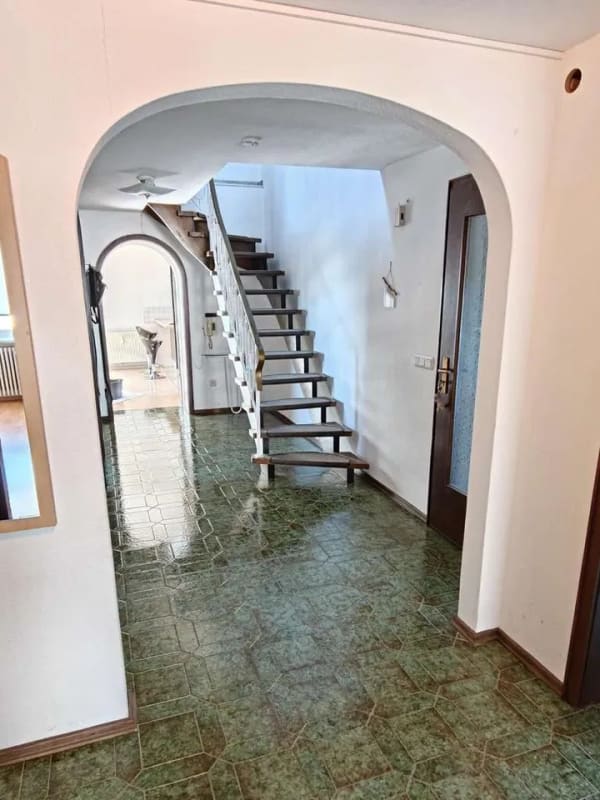 Immobilie in Dasing - Großzügige Maisonettewohnung mit Fernblick, Balkon und Gartenanteil in Dasing! - Bild 1