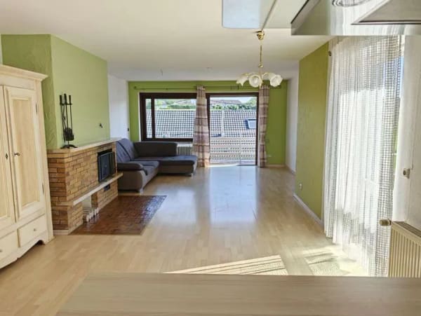 Immobilie in Dasing - Großzügige Maisonettewohnung mit Fernblick, Balkon und Gartenanteil in Dasing! - Bild 2