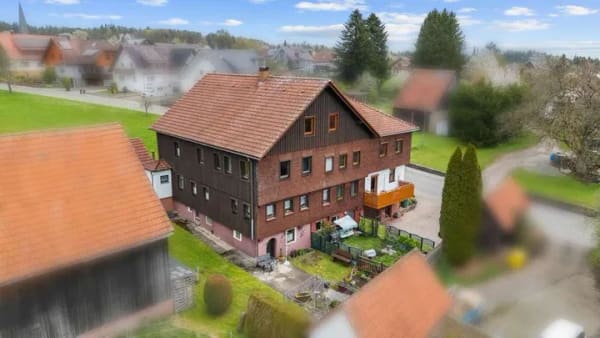 Immobilie in Oberreichenbach - Historisches Reihenhausensemble mit gepflegtem Haupthaus & Ausbaupotenzial | ruhige Lage mit Garten - Bild 3