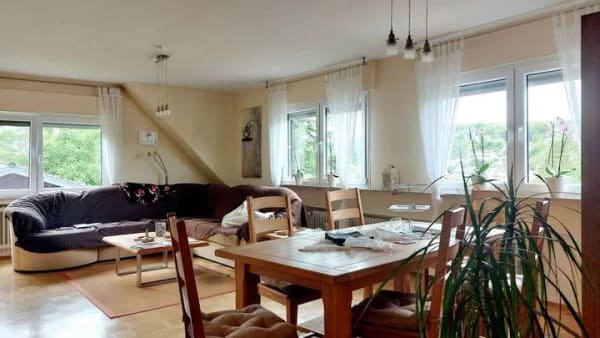 Immobilie in Burgbrohl - 2 vermietete Familienwohnungen mit Garage – attraktives Investment im Dreifamilienhaus - Bild 2