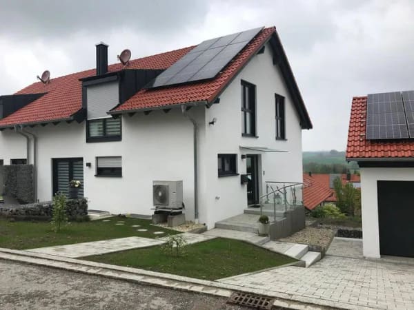 Immobilie in Schwindegg - Einzugsgebiet München: Moderner Neubau in ruhiger Wohnlage - Bild 0