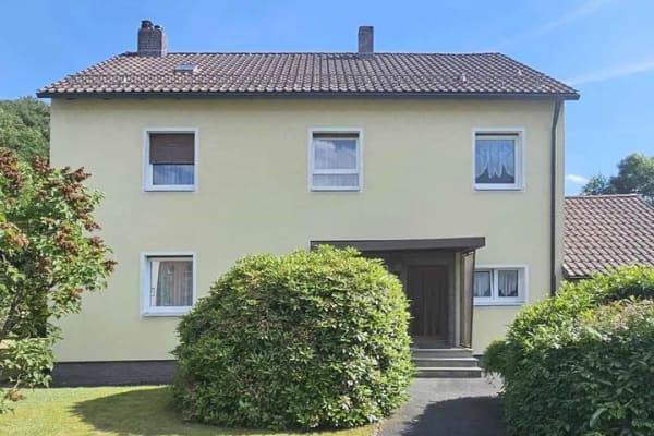 Immobilie in Bad Berneck im Fichtelgebirge - Familienfreundliches Einfamilienhaus mit großem Grundstück in Bad Berneck - Bild 1