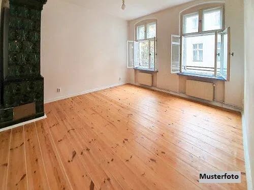 Immobilie in Übach-Palenberg - 4-Zimmer-Wohnung nebst Balkon - Bild 0