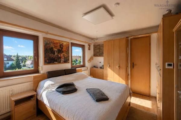 Immobilie in Regensburg - Kapitalanlage mit Potenzial – 2-Zimmer-Dachgeschosswohnung mit Garage! - Bild 0