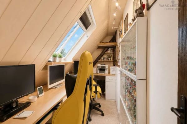 Immobilie in Regensburg - Kapitalanlage mit Potenzial – 2-Zimmer-Dachgeschosswohnung mit Garage! - Bild 1