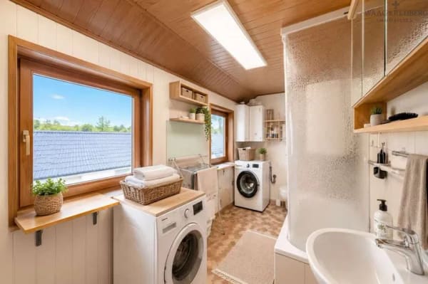 Immobilie in Regensburg - Kapitalanlage mit Potenzial – 2-Zimmer-Dachgeschosswohnung mit Garage! - Bild 3