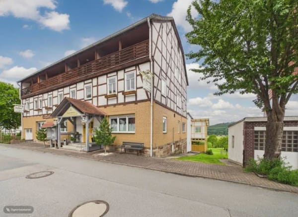 Immobilie in Wesertal - Leben, Arbeiten & Gastgeber sein - Traditionsreiches Gasthaus mit Pension im Weserbergland - Bild 1
