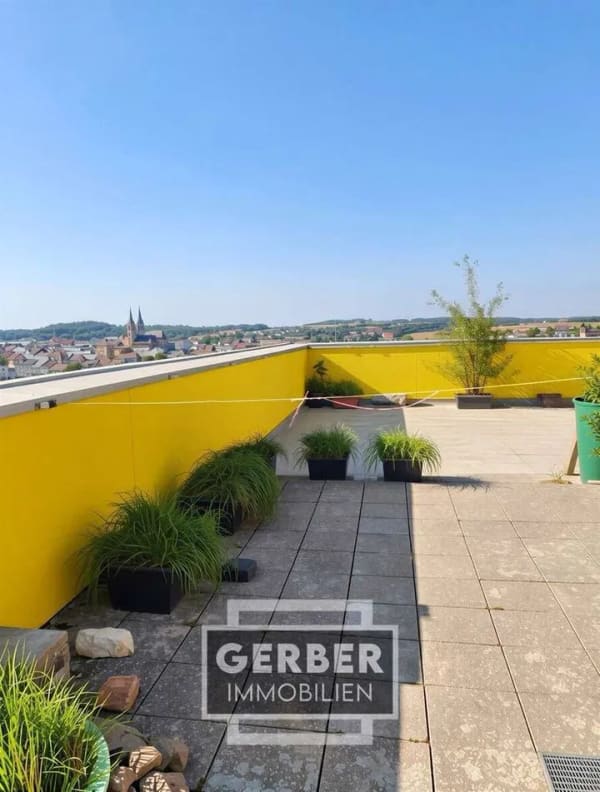 Immobilie in Hof - Penthouse-Rohdiamant in Hof: Aufzug & 35 m² Dachterrasse mit Traumblick, zum Selbergestalten - Bild 1