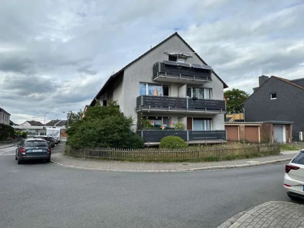 Immobilie in Ratingen - Gepflegtes Mehrfamilienhaus mit modernisierten Wohnungen und guter Rendite in Ratingen - Bild 0
