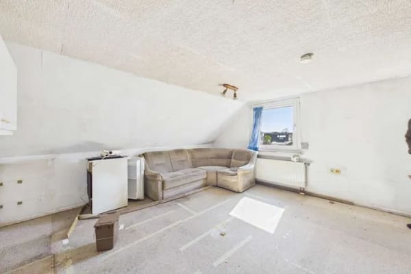 Immobilie in Elchingen - Gemütliche Dachgeschosswohnung mit Tageslichtbad und Keller in Thalfingen - Bild 3
