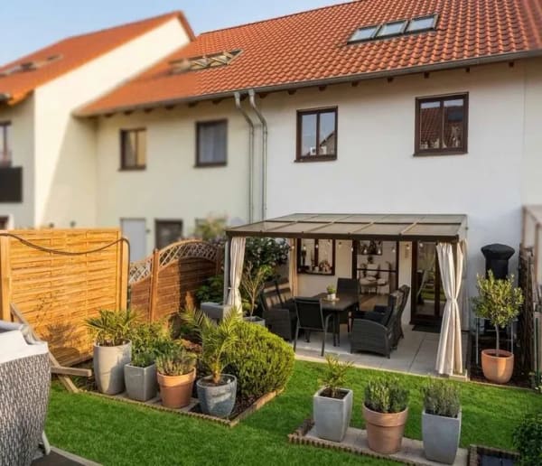 Immobilie in Salzatal - Familienfreundliches Reihenmittelhaus mit großzügigem Wohnkonzept, Garten und Stellplatz - Bild 1