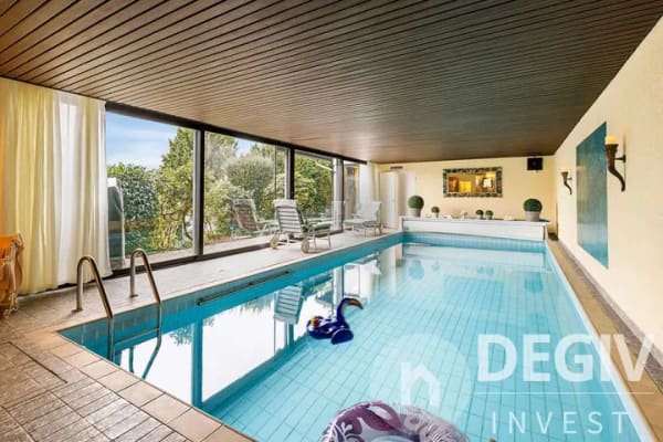 Immobilie in Bad Brückenau - Villa mit Indoor-Pool, Sauna & Panoramablick | 306 m² | Rhön - Bild 0