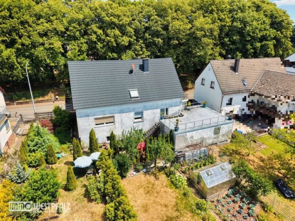 Immobilie in Clausen - Großzügiges Familienhaus mit 214 m² Wohnfläche und neuem Dach - Bild 0