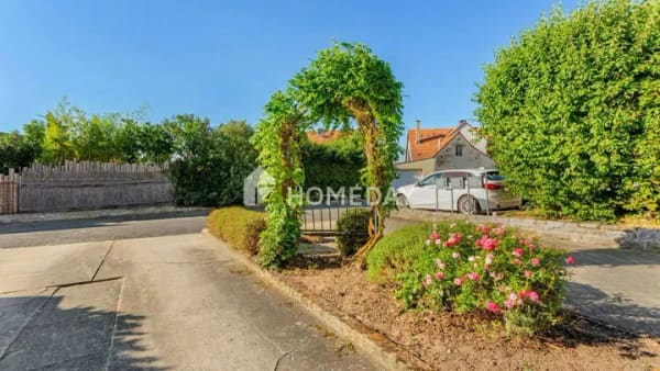 Immobilie in Schwarzach am Main - Modernisiertes Mehrfamilienhaus mit Garten, Balkon und 5 Stellplätzen in Schwarzach am Main - Bild 3