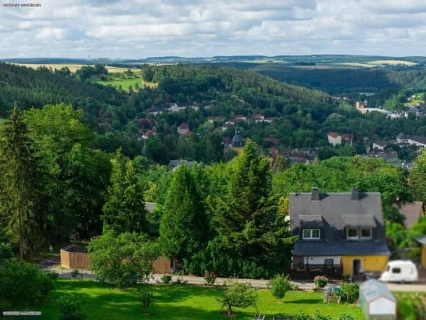 Immobilie in Berga/Elster - Charmante Doppelhaushälfte mit moderner Wärmepumpe, Wintergarten & gepflegtem Grundstück in Berga/Elster - Bild 3