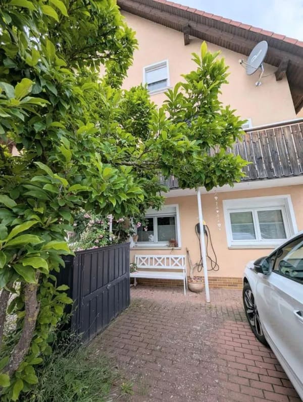 Immobilie in Thurnau - Modernisierte Doppelhaushälfte mit Garage, Garten & Bachzugang in Hutschdorf - Bild 3