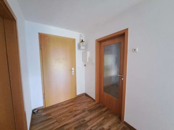 Immobilie in Mulda/Sachsen - Barrierefreie 2-Raum-Eigentumswohnung mit Terrasse, Tiefgaragenstellplatz & Personenaufzug in Mulda! - Bild 1
