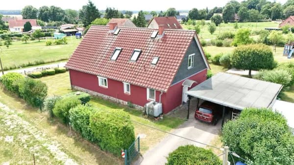 Immobilie in Plattenburg - Ruhe. Raum. Lebensqualität. – Einfamilienhaus mit großem Grundstück und überdachter Terrasse - Bild 2