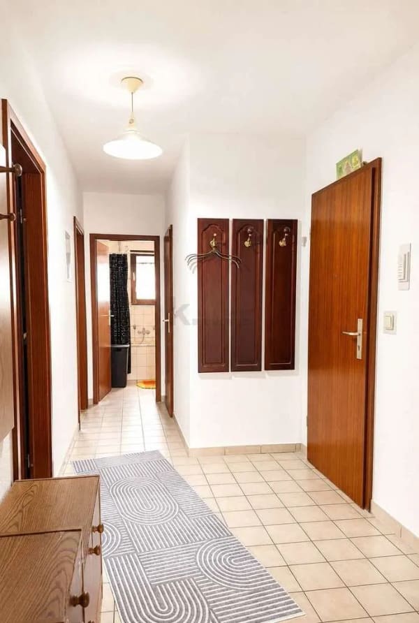 Immobilie in Hockenheim - BELIEBTE WOHNLAGE IN HOCKENHEIM - 3 ZIMMERWOHNUNG MIT ZWEI STELLPLÄTZEN & BALKON (ERBBAURECHT) - Bild 4