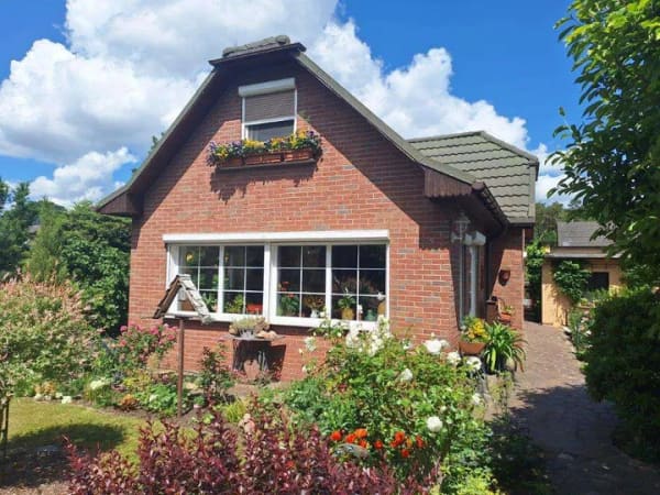 Immobilie in Petershagen/Eggersdorf - Wohnen im Grünen - Haus mit viel Nebengelass - Bild 2