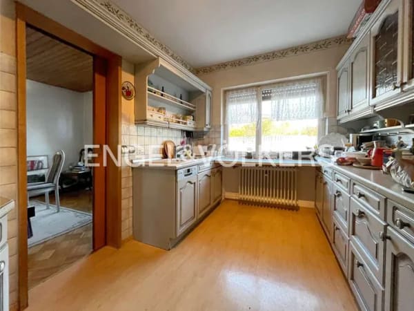 Immobilie in Löhnberg - Großzügiges Ein- bis Zweifamilienhaus mit Terrasse in begehrter Aussichtslage - Bild 3