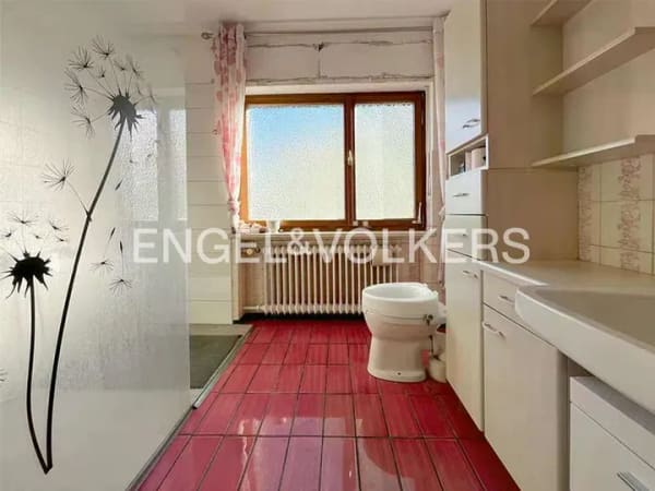 Immobilie in Löhnberg - Großzügiges Ein- bis Zweifamilienhaus mit Terrasse in begehrter Aussichtslage - Bild 4