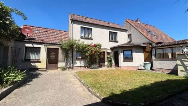 Immobilie in Wesenberg - Wohnhaus mit vielen Möglichkeiten - Bild 1