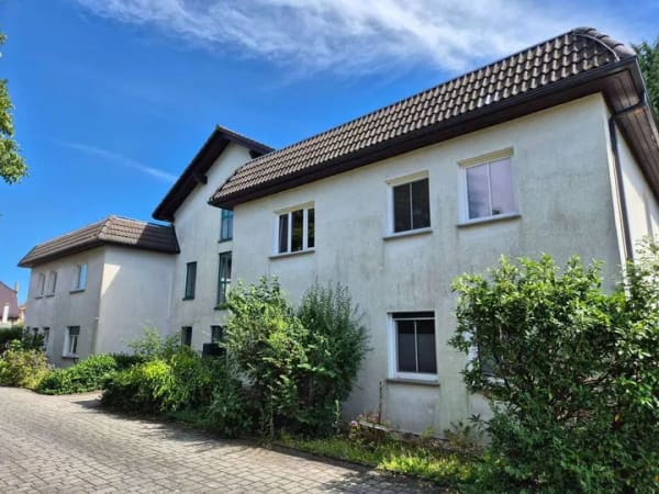 Immobilie in Bad Dürrenberg - Helle 3-Zimmer-Wohnung mit großem Wohnbereich, Südbalkon und idyllischer Feldrandlage - Bild 1