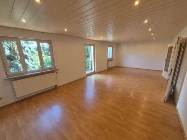 Immobilie in Bad Dürrenberg - Helle 3-Zimmer-Wohnung mit großem Wohnbereich, Südbalkon und idyllischer Feldrandlage - Bild 2