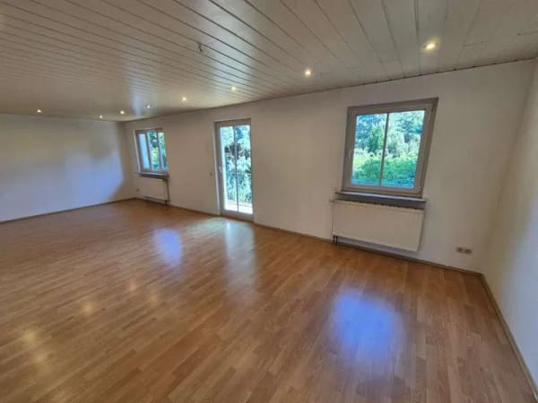 Immobilie in Bad Dürrenberg - Helle 3-Zimmer-Wohnung mit großem Wohnbereich, Südbalkon und idyllischer Feldrandlage - Bild 4