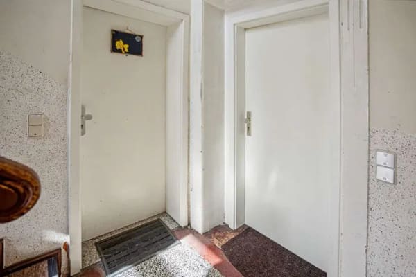 Immobilie in Naumburg (Saale) - Solides Mehrfamilienhaus mit 6 Wohneinheiten in Naumburg - Vollvermietet und umfassend saniert - Bild 2