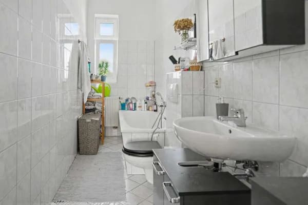 Immobilie in Naumburg (Saale) - Solides Mehrfamilienhaus mit 6 Wohneinheiten in Naumburg - Vollvermietet und umfassend saniert - Bild 4