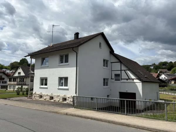 Immobilie in Billigheim - Charmantes Einfamilienhaus mit großem Grundstück und vielseitigem Ausbaupotenzial - Bild 0