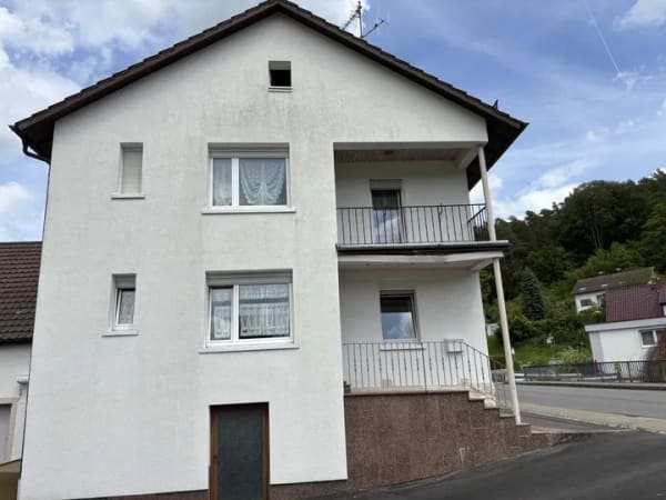Immobilie in Billigheim - Charmantes Einfamilienhaus mit großem Grundstück und vielseitigem Ausbaupotenzial - Bild 1