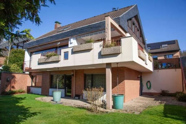 Immobilie in Leichlingen - Einfamilienhaus mit Einliegerwohnung in bester Lage von Leichlingen - Bild 0