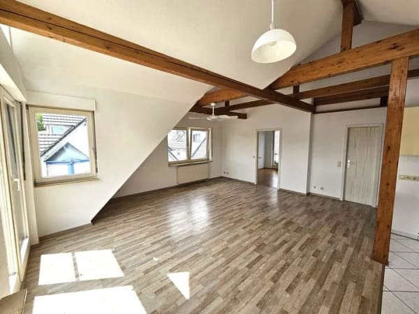 Immobilie in Aspach - Helle & offene 2-Zimmer-DG-Wohnung mit 2 Balkone und Außenstellplatz in Großaspach - Bild 2