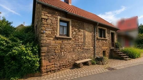 Immobilie in Gerbach - Historisches Natursteinhaus mit Scheune, Terrasse und viel Potenzial in idyllischer Ortsrandlage - Bild 1